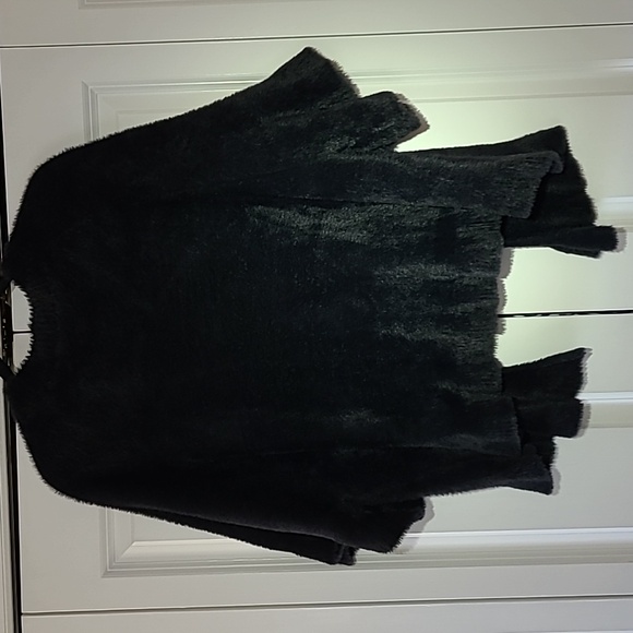 Tribal Black Oversized 3/4 sleeve Chenille Fur like Sweater Cape Size Small - Picture 3 of 9
